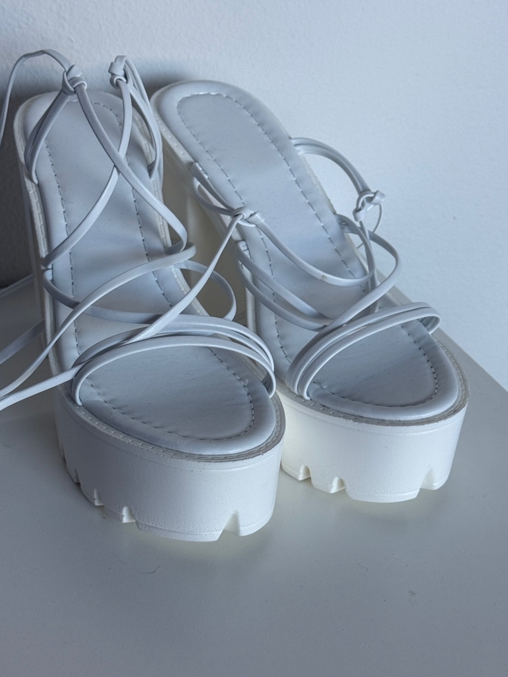 Women's White Strappy Platform Sandals with Chunky Sole